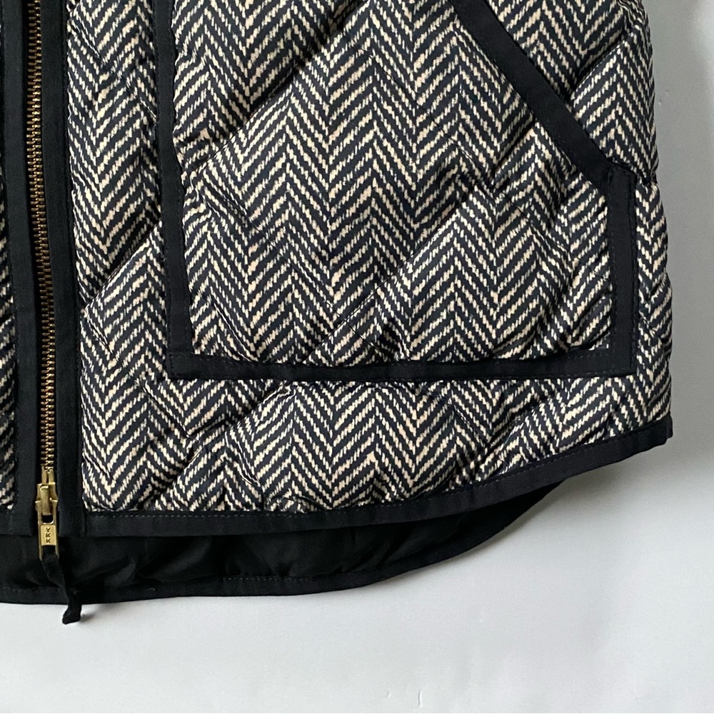 J. Crew Down Vest Size Small Excursion Quilted Herringbone Black Tan EUC $108 - Picture 14 of 16